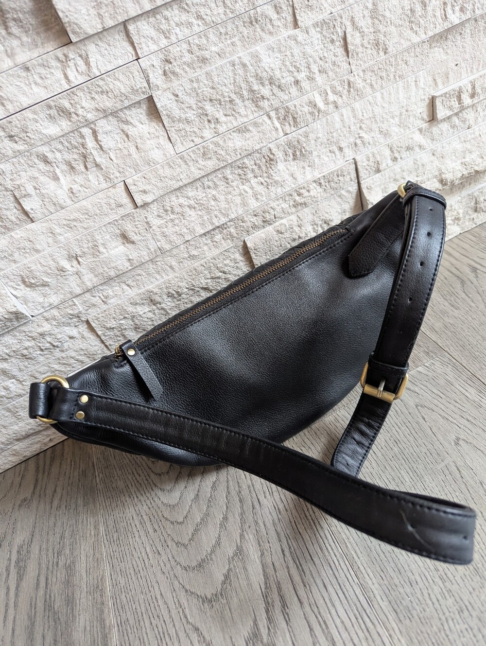 MANDRN Woven Atlas Black Crossbody Bag - Picture 2 of 6